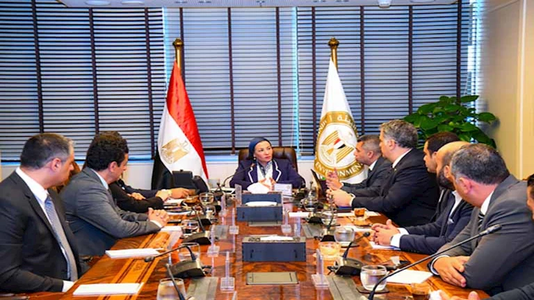 وزيرة البيئة تعلن عن تعزيز الشراكة مع القطاع الخاص لدعم الاقتصاد الدائري والتحول الأخضر 2 وزيرة البيئة تعلن عن تعزيز الشراكة مع القطاع الخاص لدعم الاقتصاد الدائري والتحول الأخضر