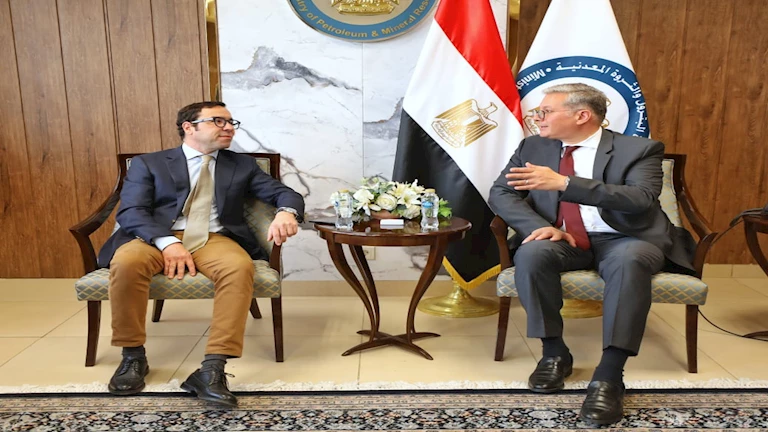 وزير البترول يلتقي بشارد كابيتال لمناقشة تقدم مشروع مجمع البحر المتوسط للبتروكيماويات في العلمين 2 وزير البترول يلتقي بشارد كابيتال لمناقشة تقدم مشروع مجمع البحر المتوسط للبتروكيماويات في العلمين