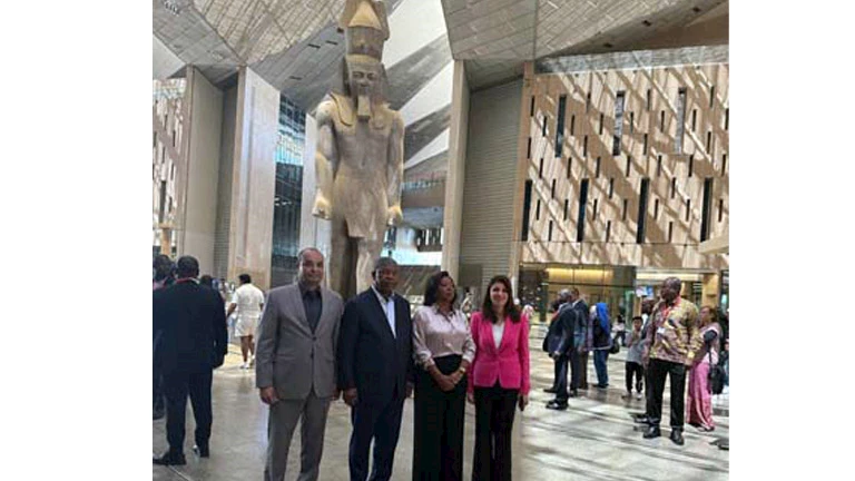 رئيس أنجولا وزوجته يزوران المتحف المصري الكبير 2 رئيس أنجولا وزوجته يزوران المتحف المصري الكبير