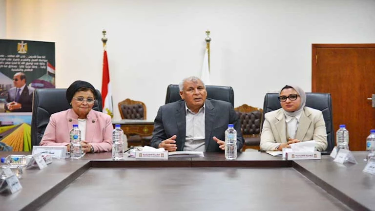 وزارة الصحة تبرز إنجازات الوادي الجديد في تعزيز الخصائص السكانية 2 وزارة الصحة تبرز إنجازات الوادي الجديد في تعزيز الخصائص السكانية