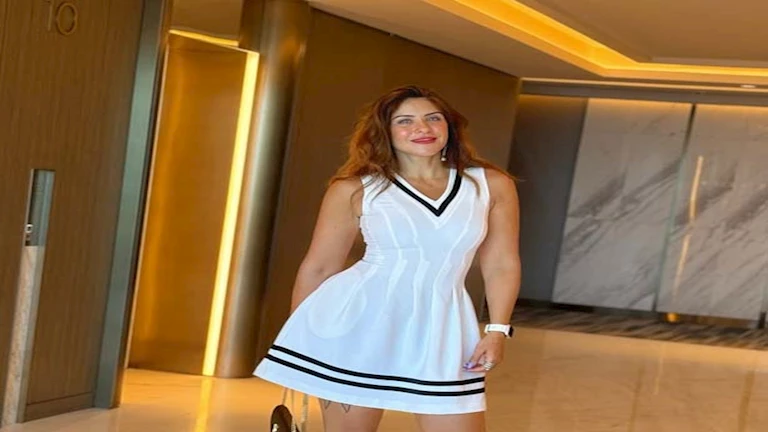 هيدي كرم تتألق بفستان جريء وتلفت أنظار متابعيها في أحدث ظهور لها 2 هيدي كرم تتألق بفستان جريء وتلفت أنظار متابعيها في أحدث ظهور لها