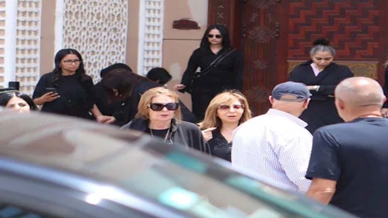 صور مؤثرة من جنازة وليد مصطفى، زوج كارول سماحة، بحضور يسرا ودينا فؤاد 2 صور مؤثرة من جنازة وليد مصطفى، زوج كارول سماحة، بحضور يسرا ودينا فؤاد
