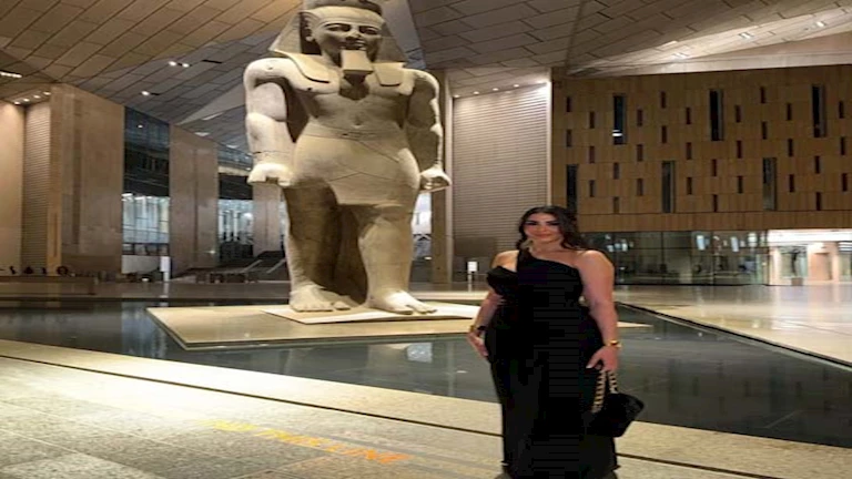 ميرنا نور الدين تتألق في أحدث جلسة تصوير داخل المتحف والجمهور يصفها بـ "نفرتيتي مصر" 2 ميرنا نور الدين تتألق في أحدث جلسة تصوير داخل المتحف والجمهور يصفها بـ “نفرتيتي مصر”