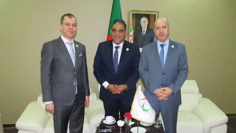 مؤتمر بالجزائر يبرز جهود مصر في مكافحة السرطان كما استعرضها "الغزالي" 2 مؤتمر بالجزائر يبرز جهود مصر في مكافحة السرطان كما استعرضها “الغزالي”
