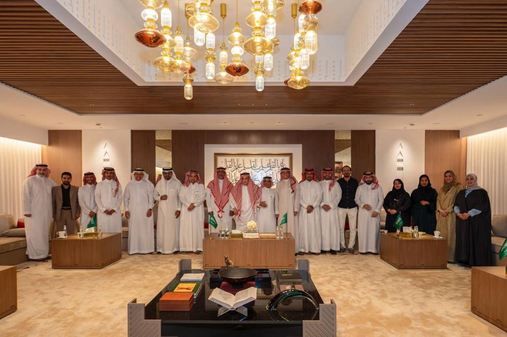 ديوانية القلم الذهبي تستعرض ملامح الإبداع السعودي من خلال مناقشة مدارس الفن والأدب 2 ديوانية القلم الذهبي تستعرض ملامح الإبداع السعودي من خلال مناقشة مدارس الفن والأدب