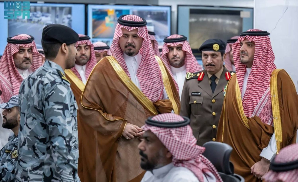 وزير الداخلية يراقب تقدم العمل في مركز عمليات أمن المسجد النبوي الشريف 2 وزير الداخلية يراقب تقدم العمل في مركز عمليات أمن المسجد النبوي الشريف