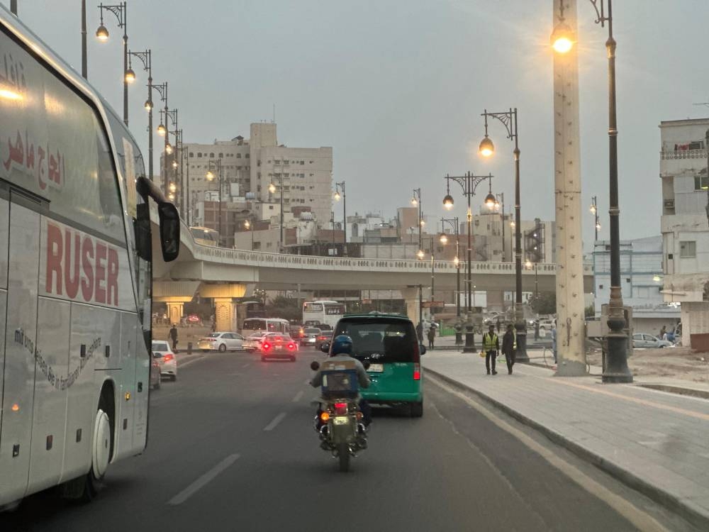 المدينة تشهد تعزيز الخدمات مع زيادة أعداد الحجاج المتوجهين إلى مكة