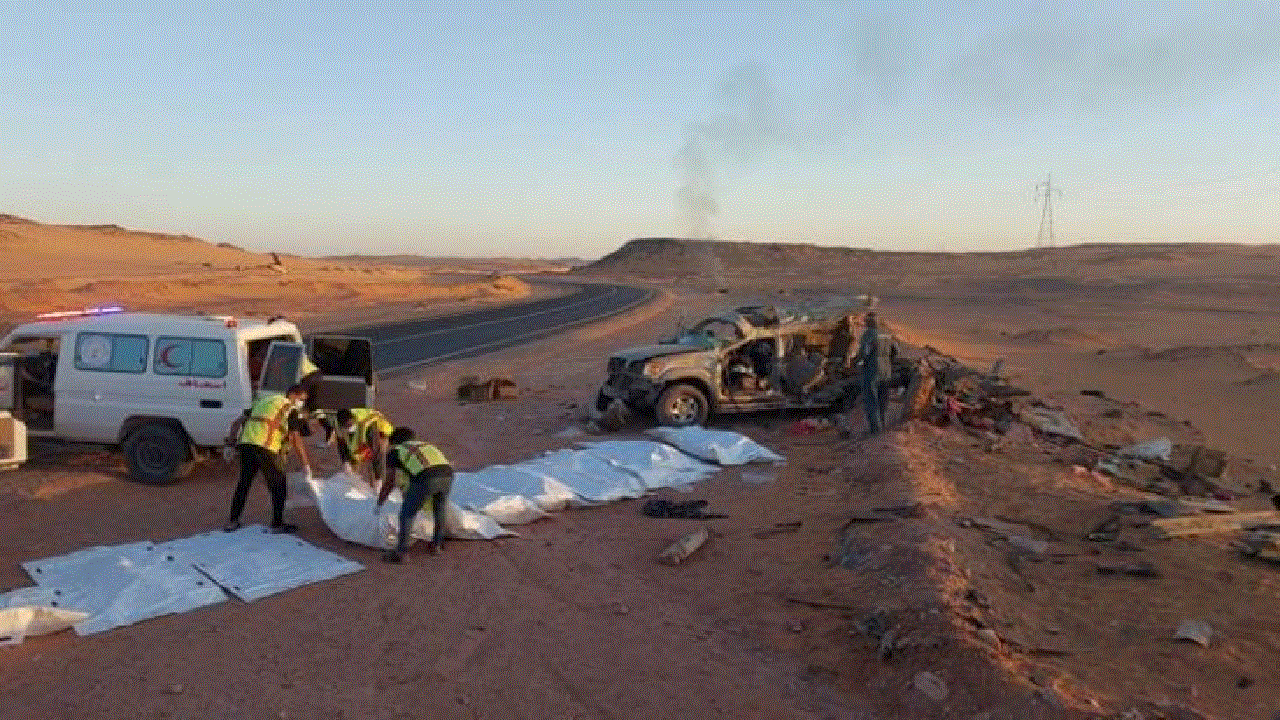 مأساة في صحراء ليبيا.. عاجل وفاة 11 مهاجر سوداني في حادث سير مروّع في ليبيا وهذه تفاصيل الحادث 2 مأساة في صحراء ليبيا.. عاجل وفاة 11 مهاجر سوداني في حادث سير مروّع في ليبيا وهذه تفاصيل الحادث