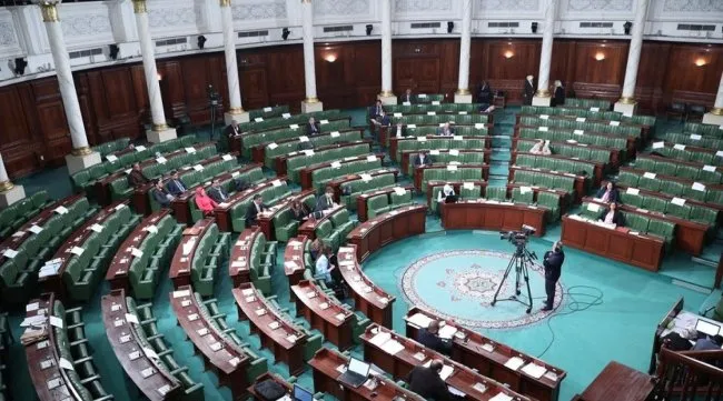 مشروع قانون منع المناولة تونس 2025 وتنظيم عقود الشغل وإقرار القانون من مجلس النواب التونسي
