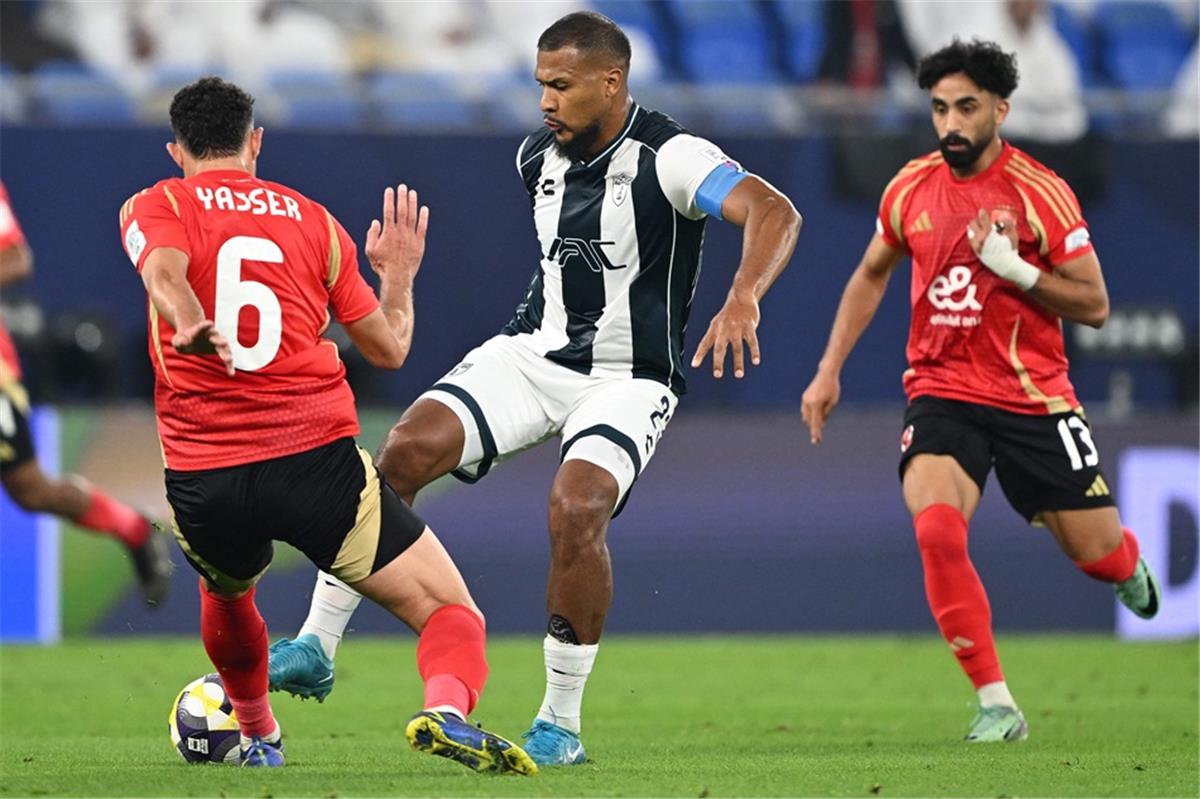 شجع الأحمر.. القنوات المفتوحة الناقلة لمباراة الأهلي وباتشوكا اليوم 9 يونيو 2025 الودية 2 شجع الأحمر.. القنوات المفتوحة الناقلة لمباراة الأهلي وباتشوكا اليوم 9 يونيو 2025 الودية