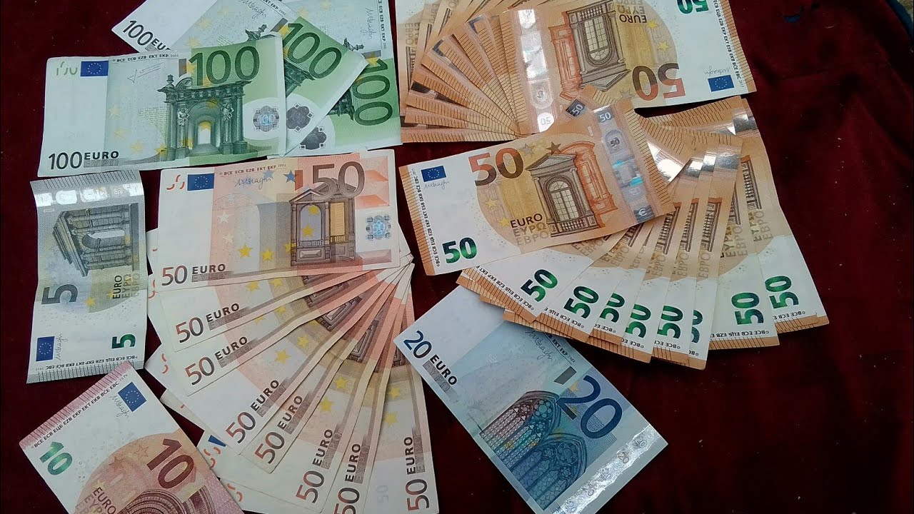 EURO انخفاض جديد! .. سعر اليورو في السوق السوداء اليوم الاثنين 1662025 مقابل الجنيه 2 EURO انخفاض جديد! .. سعر اليورو في السوق السوداء اليوم الاثنين 16\6\2025 مقابل الجنيه
