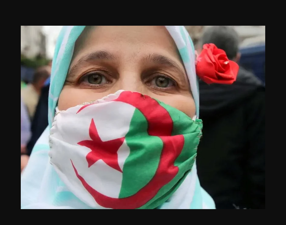 احصلي علي 8000 دينار الآن.. شروط وخطوات الاستعلام عن منحة المرأة الماكثة في البيت 2025 2 احصلي علي 8000 دينار الآن.. شروط وخطوات الاستعلام عن منحة المرأة الماكثة في البيت 2025